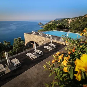 Dominio Mare Resort&spa 3*, Bergeggi Italia
